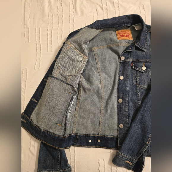 Womens Dark Wash Levi's Jean Jacket | Size Medium - Picture 3 of 7
